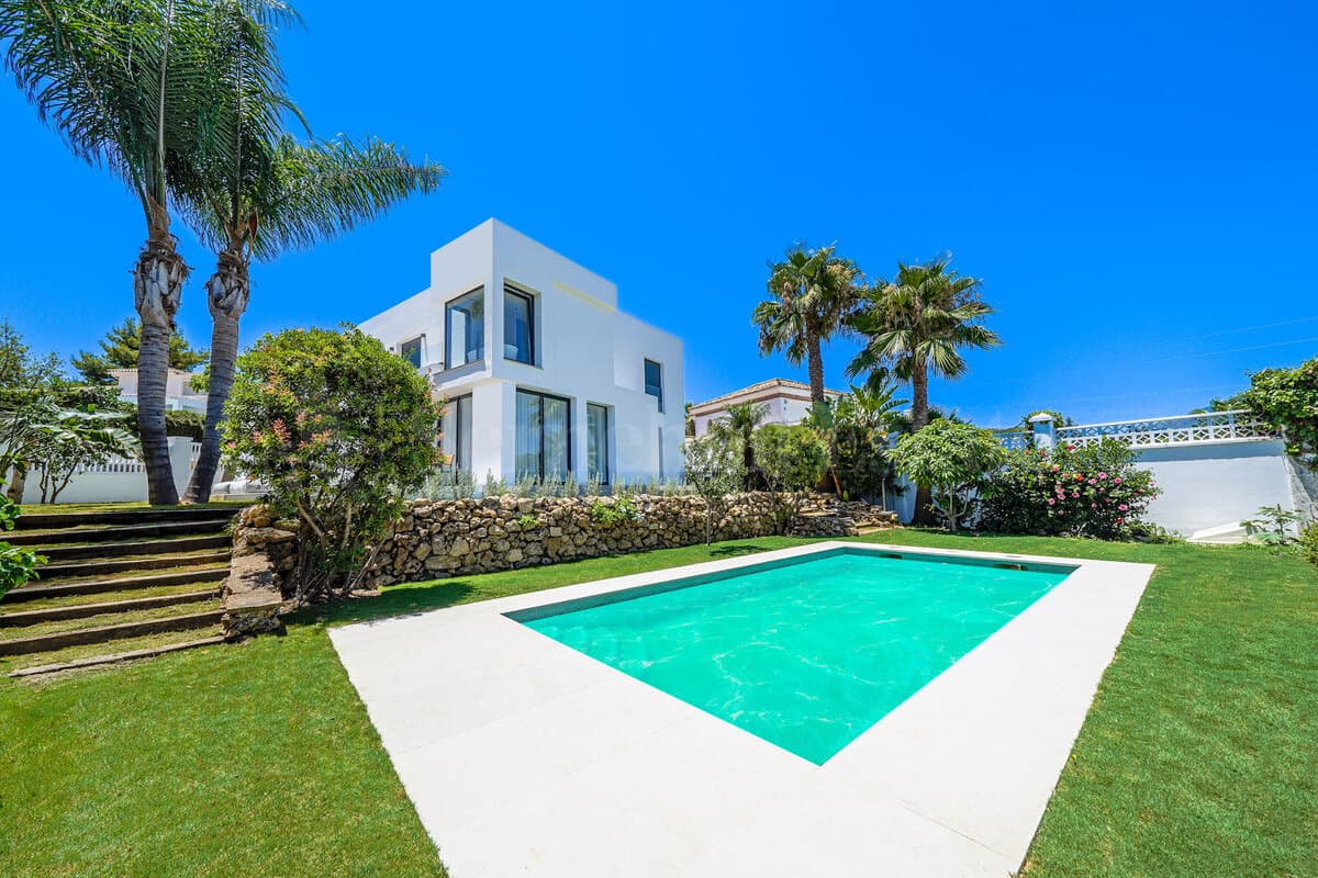 House in Nueva Andalucia