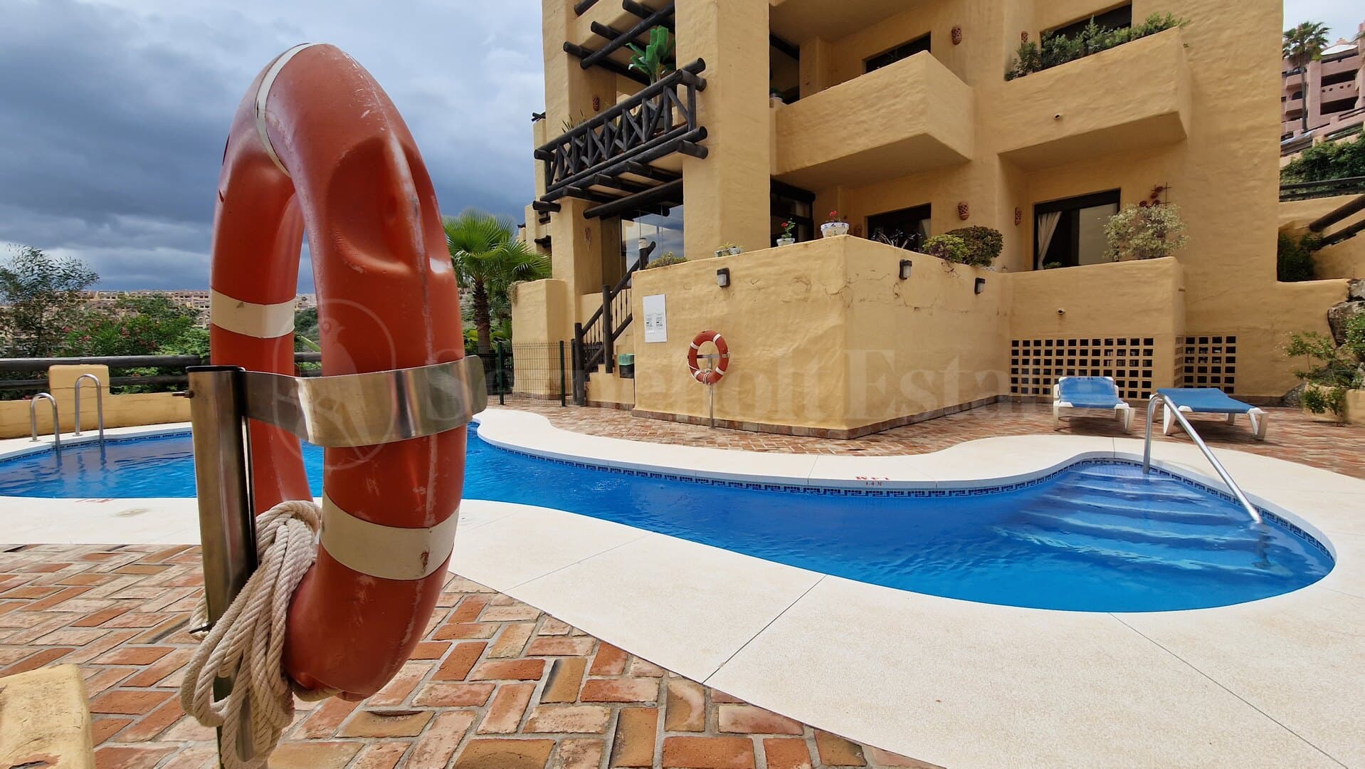 Apartment in La Duquesa