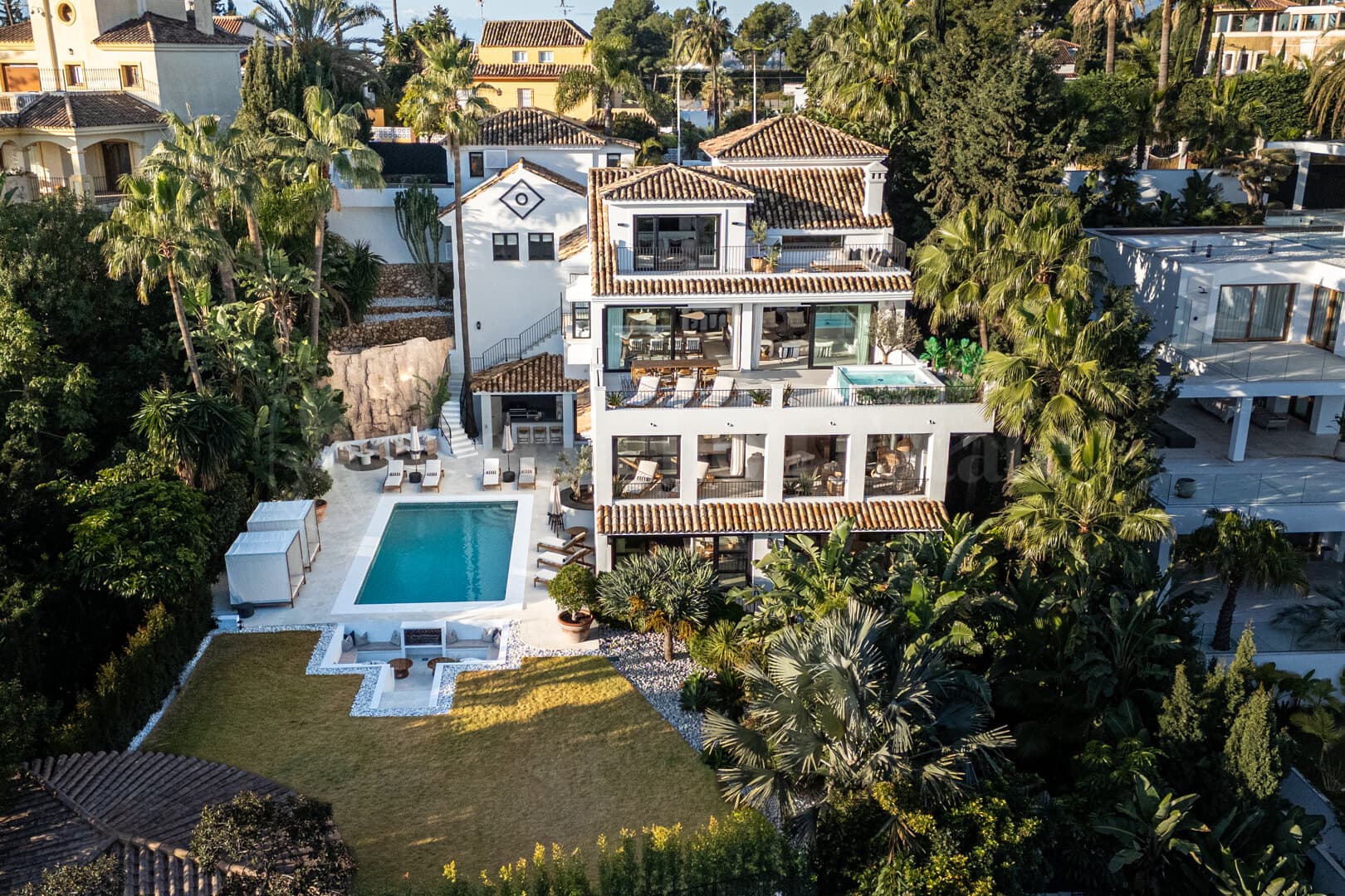 House in Nueva Andalucia