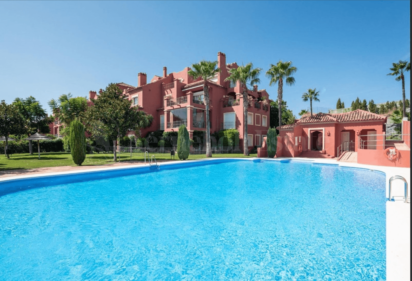 Apartment in Monte Halcones