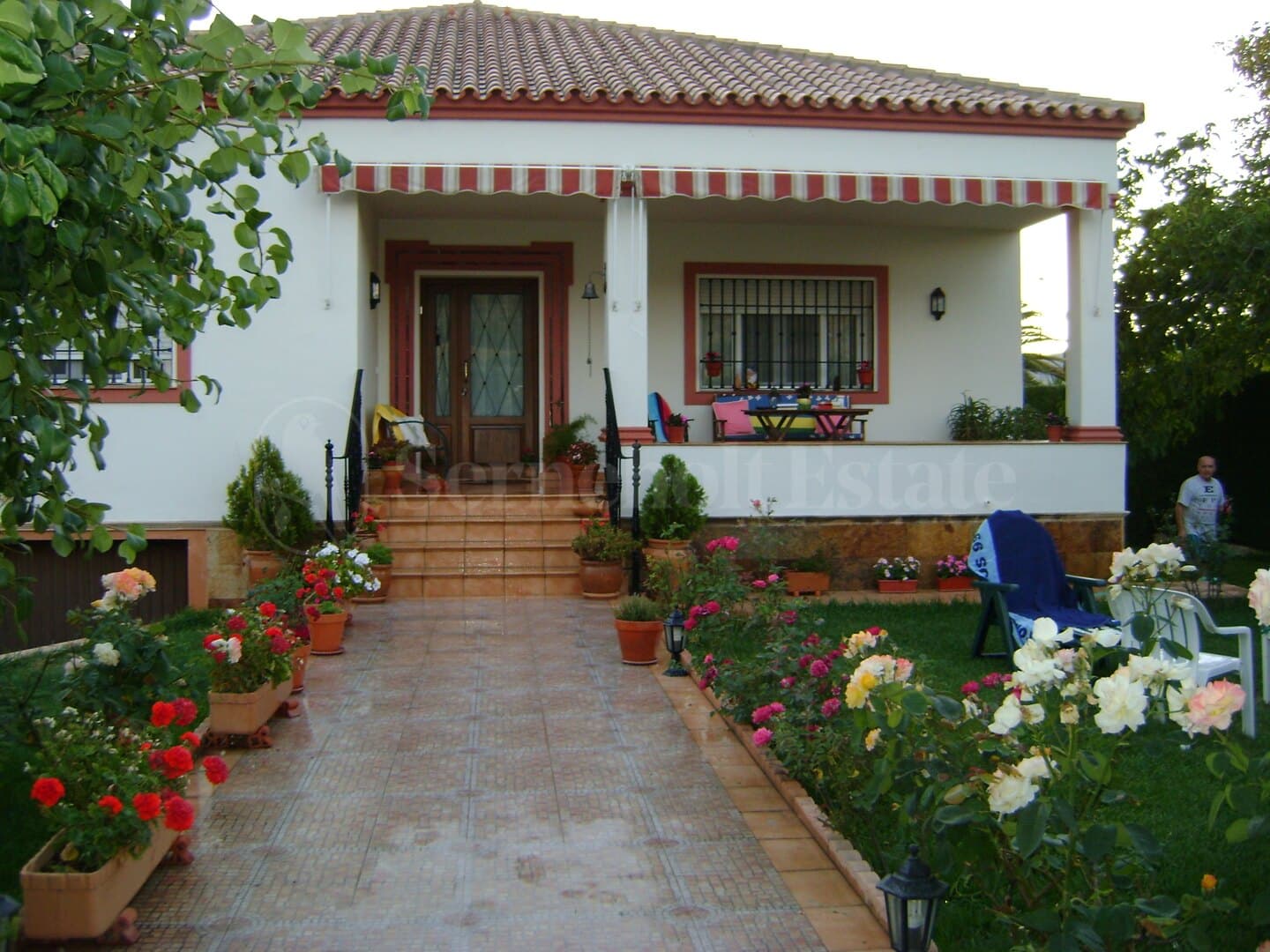 House in Cuevas Del Becerro