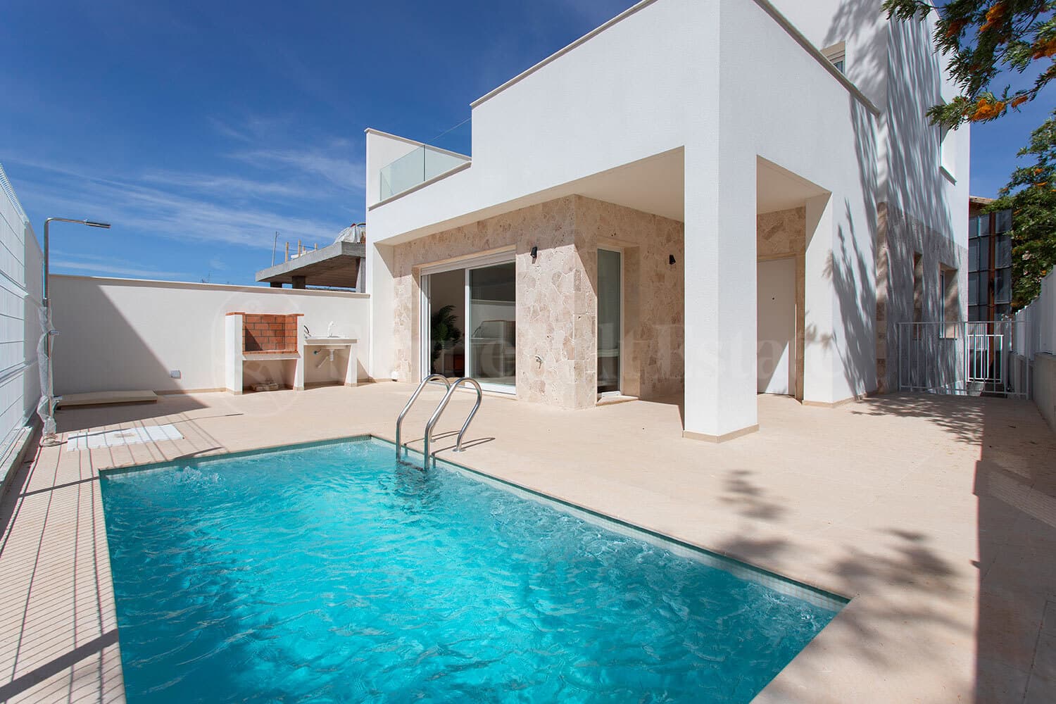 House in Hondon De Las Nieves