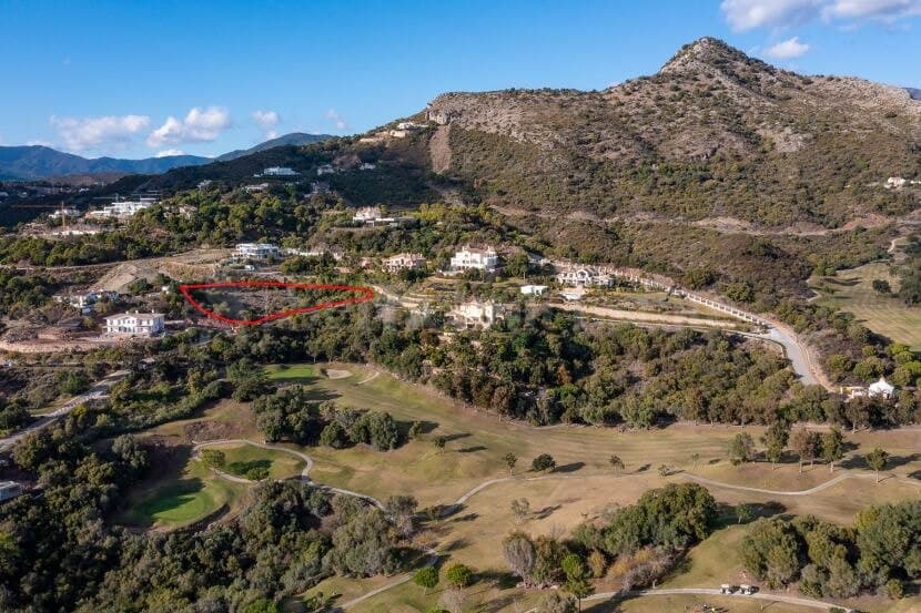 Land in Marbella East