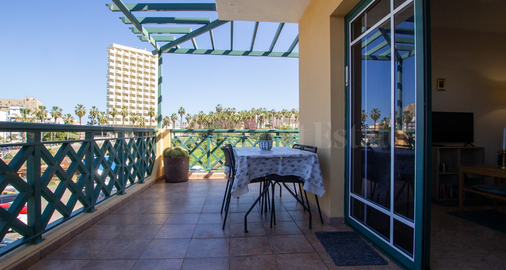Apartment in Aín